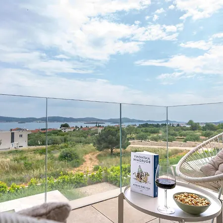 Casa de Férias Cozy In Sveti Filip i Jakov